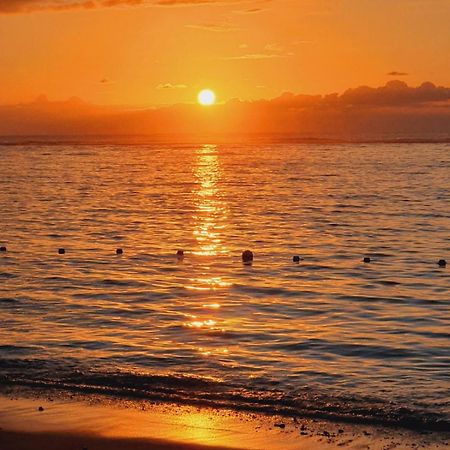 Sunsetview Beach Apartment Flic en Flac Ngoại thất bức ảnh