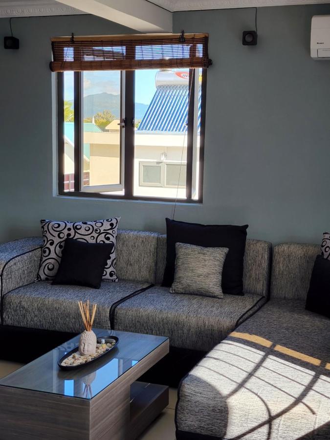 Sunsetview Beach Apartment Flic en Flac Ngoại thất bức ảnh