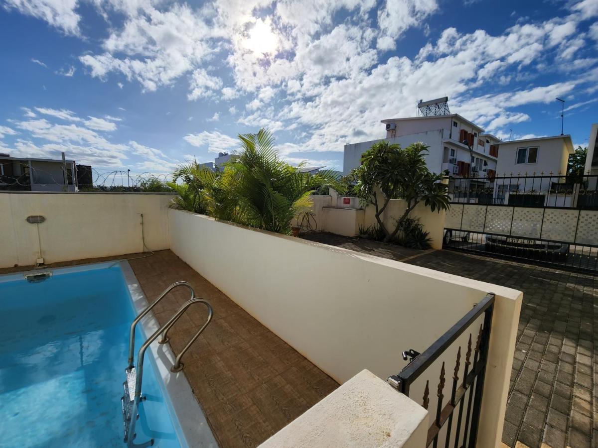 Sunsetview Beach Apartment Flic en Flac Ngoại thất bức ảnh